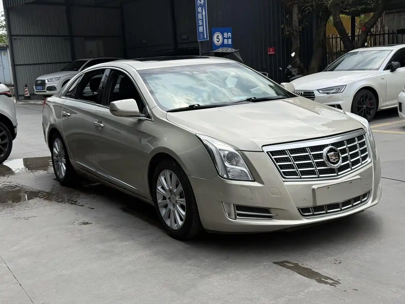 Cadillac XTS 2014 2014 28T Luxury Edition