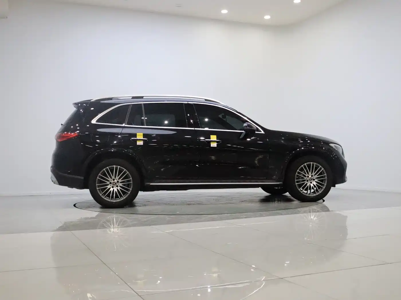 Mercedes-Benz GLC 2023 GLC 300 L 4MATIC Sport 5-Seater фото 9