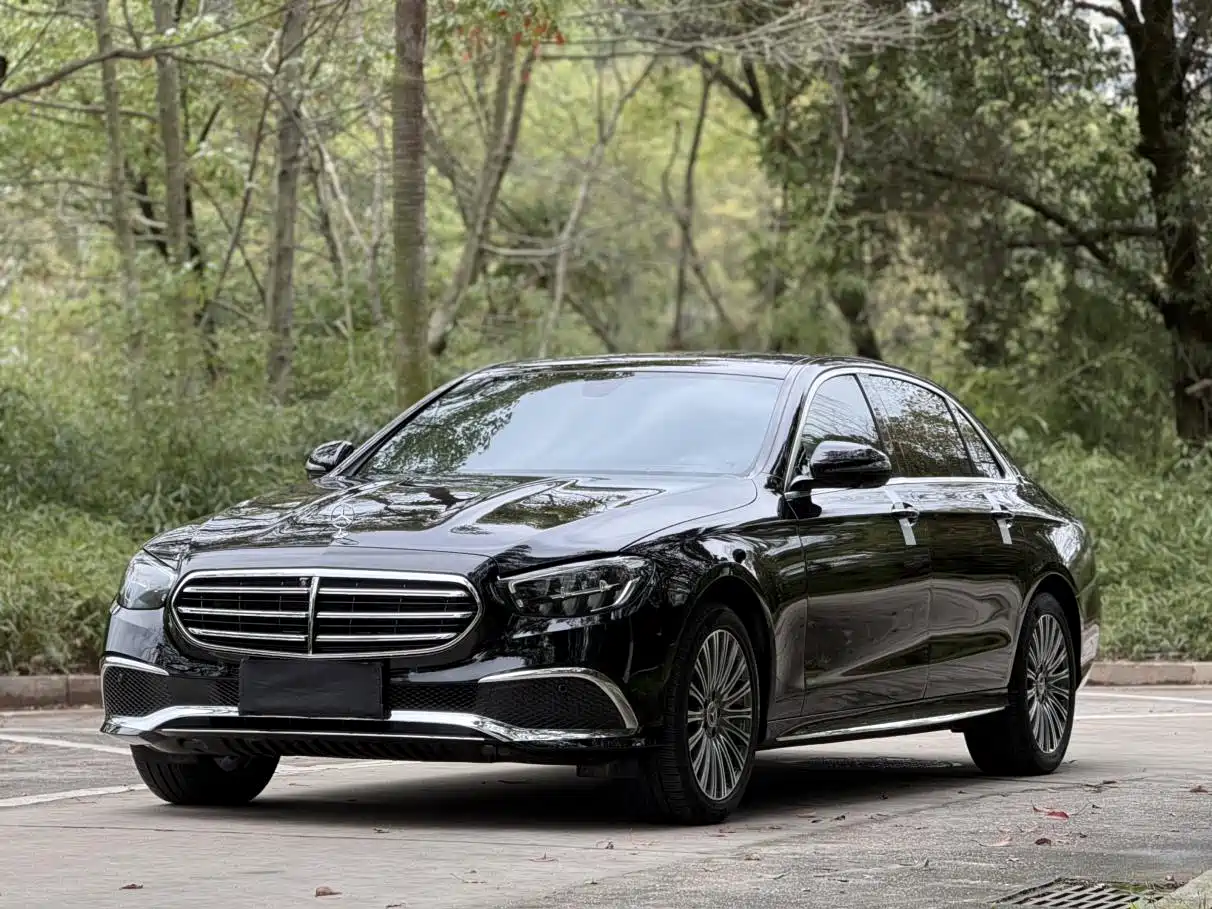 Фото 2 - Mercedes-Benz E-Class