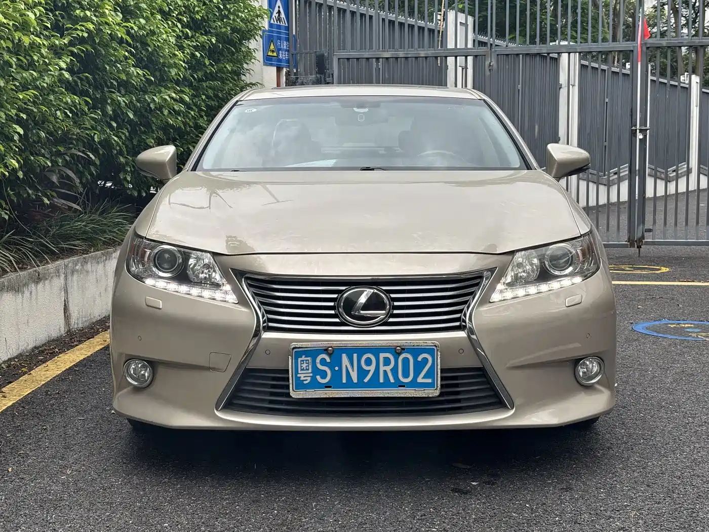 Фото 2 - Lexus ES