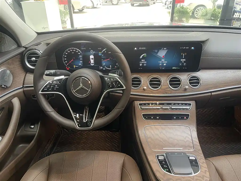 Mercedes-Benz E-Class 2023 E 300 L Fashion фото 17