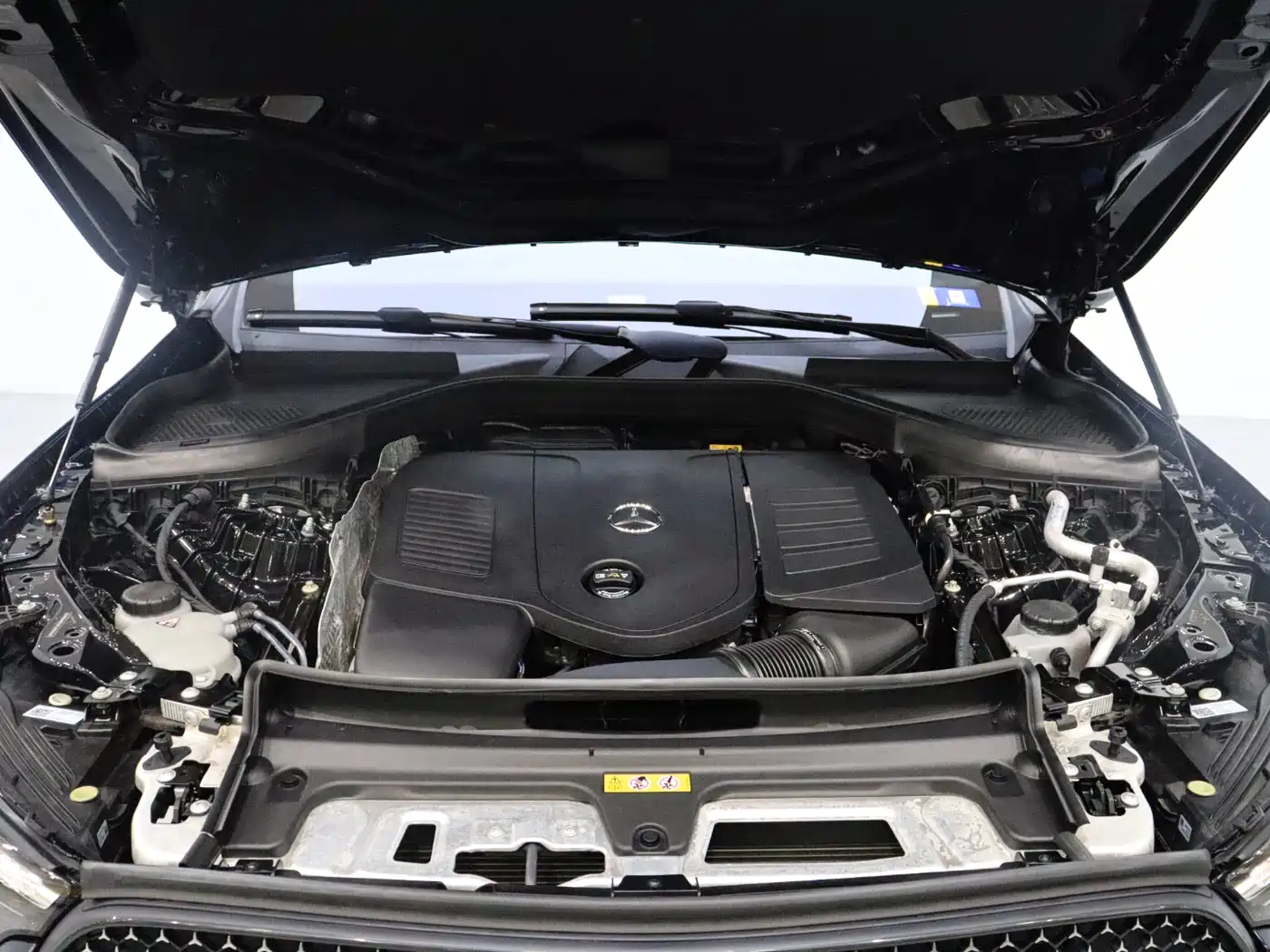 Mercedes-Benz GLC 2023 GLC 300 L 4MATIC Sport 5-Seater фото 22