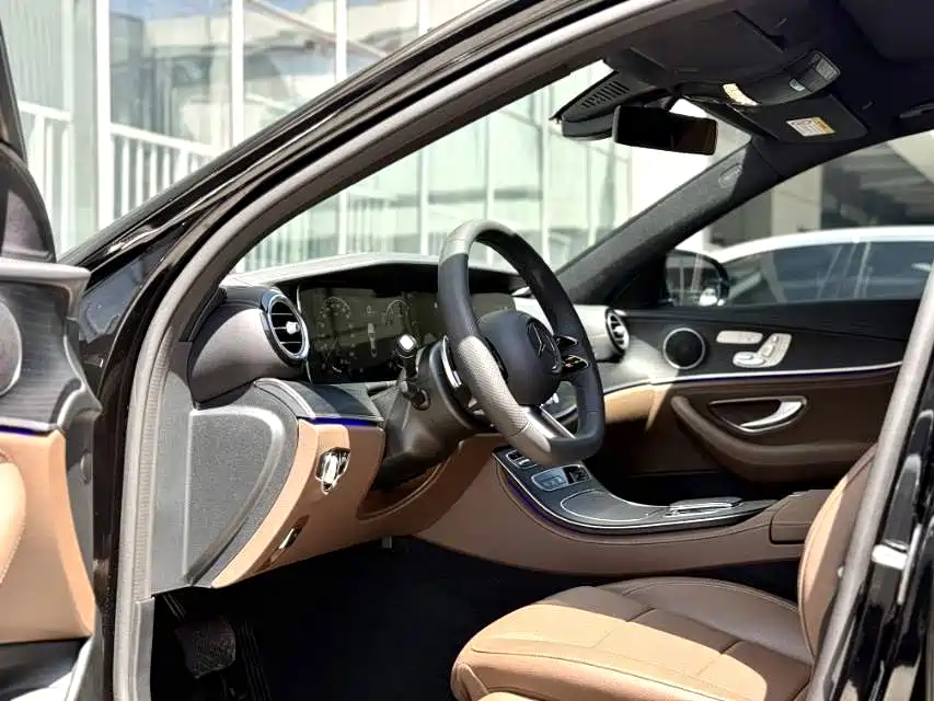 Mercedes-Benz E-Class 2023 E 300 L Sport Fashion фото 5