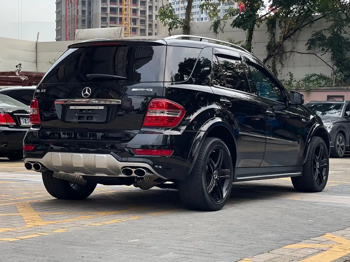Mercedes-Benz M-Class AMG 2011 AMG ML 63 фото 14