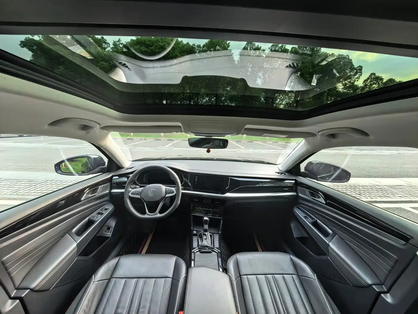 Volkswagen Passat 2022 330TSI Starlight Elite Edition фото 11
