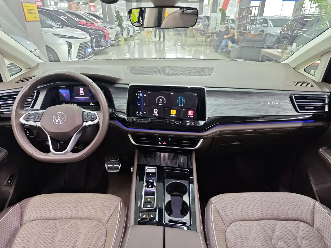 Volkswagen Viloran 2023 Facelift 380TSI Premium Edition фото 4
