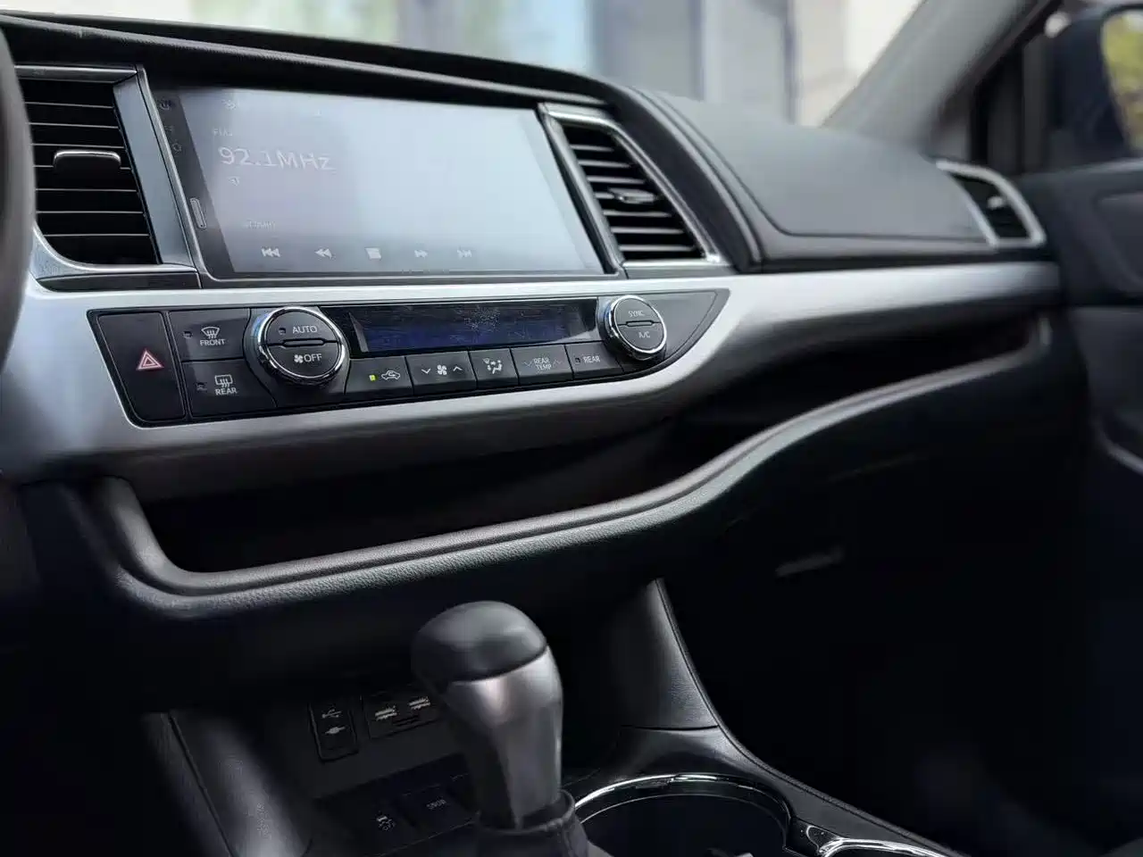 Toyota Highlander 2021 2.0T AWD Luxury 7-Seater фото 9