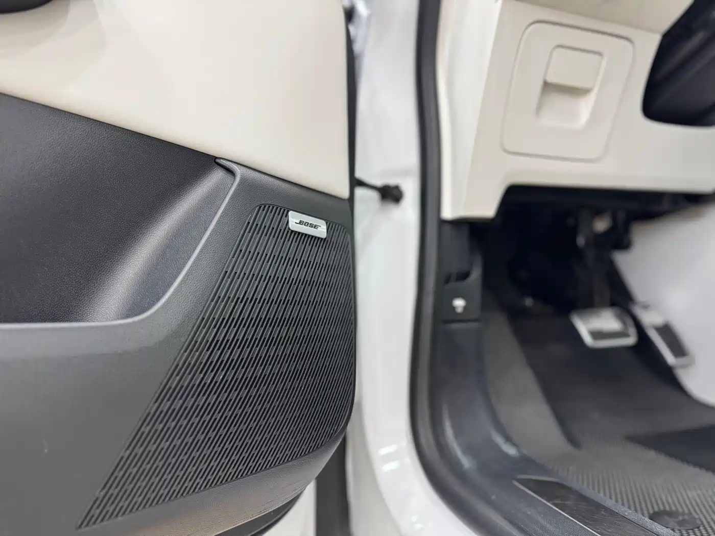 Buick GL8 New Energy 2024 Landglory Premium Edition 7-Seater фото 28