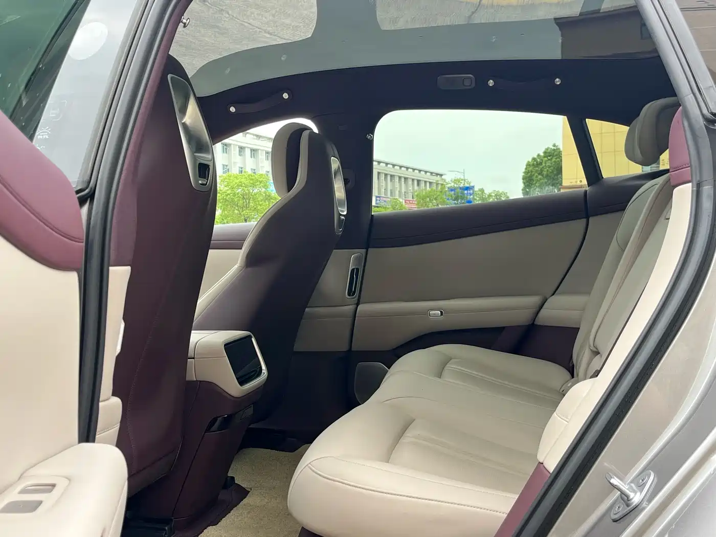 Xiaomi Auto Xiaomi YU7 2025 Extended Range RWD Edition фото 8