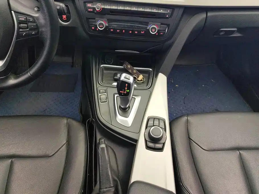 BMW 3 Series GT 2015 2014 320i Leading Edition