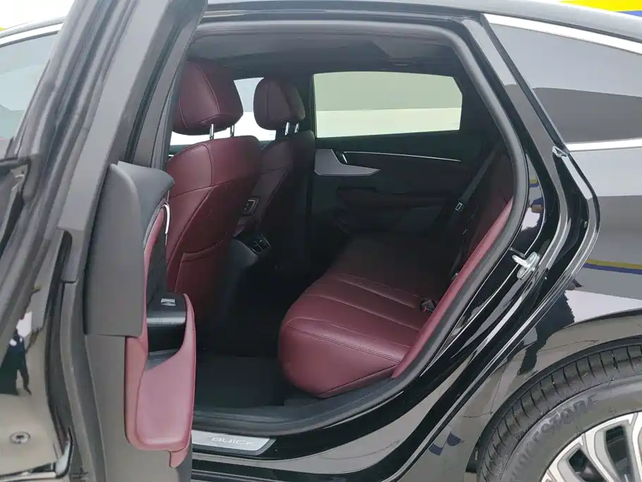 Buick LaCrosse 2026 2026 Model 28T Platinum Edition