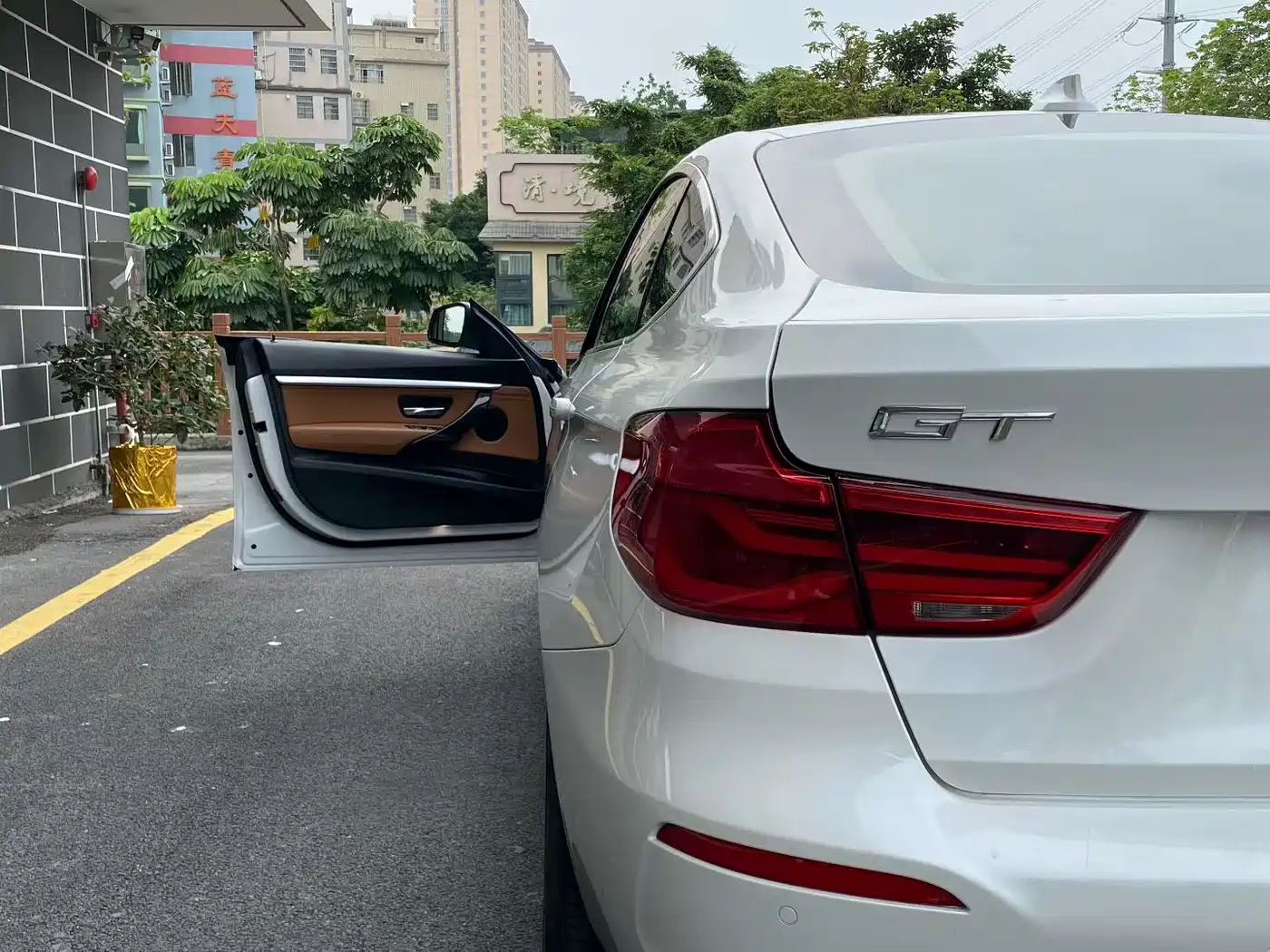 BMW 3 Series GT 2017 320i Luxury Design Package фото 4