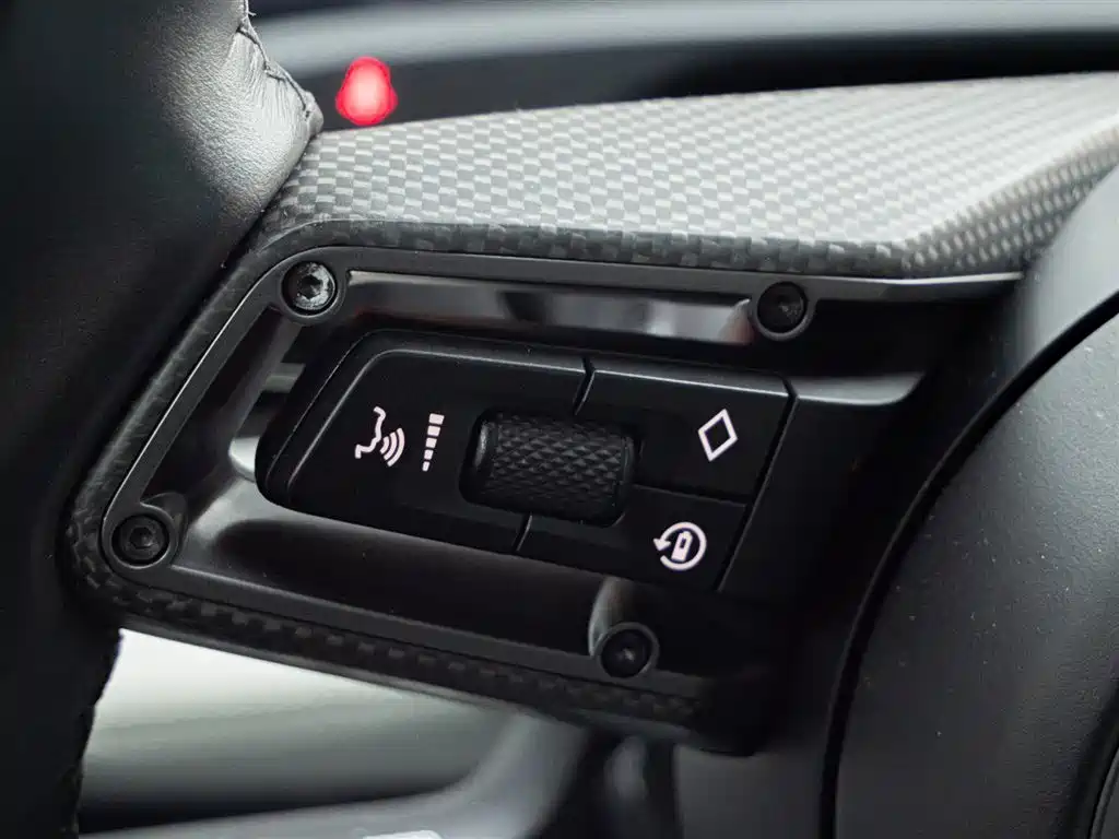Porsche Taycan 2019 Taycan 4S фото 23