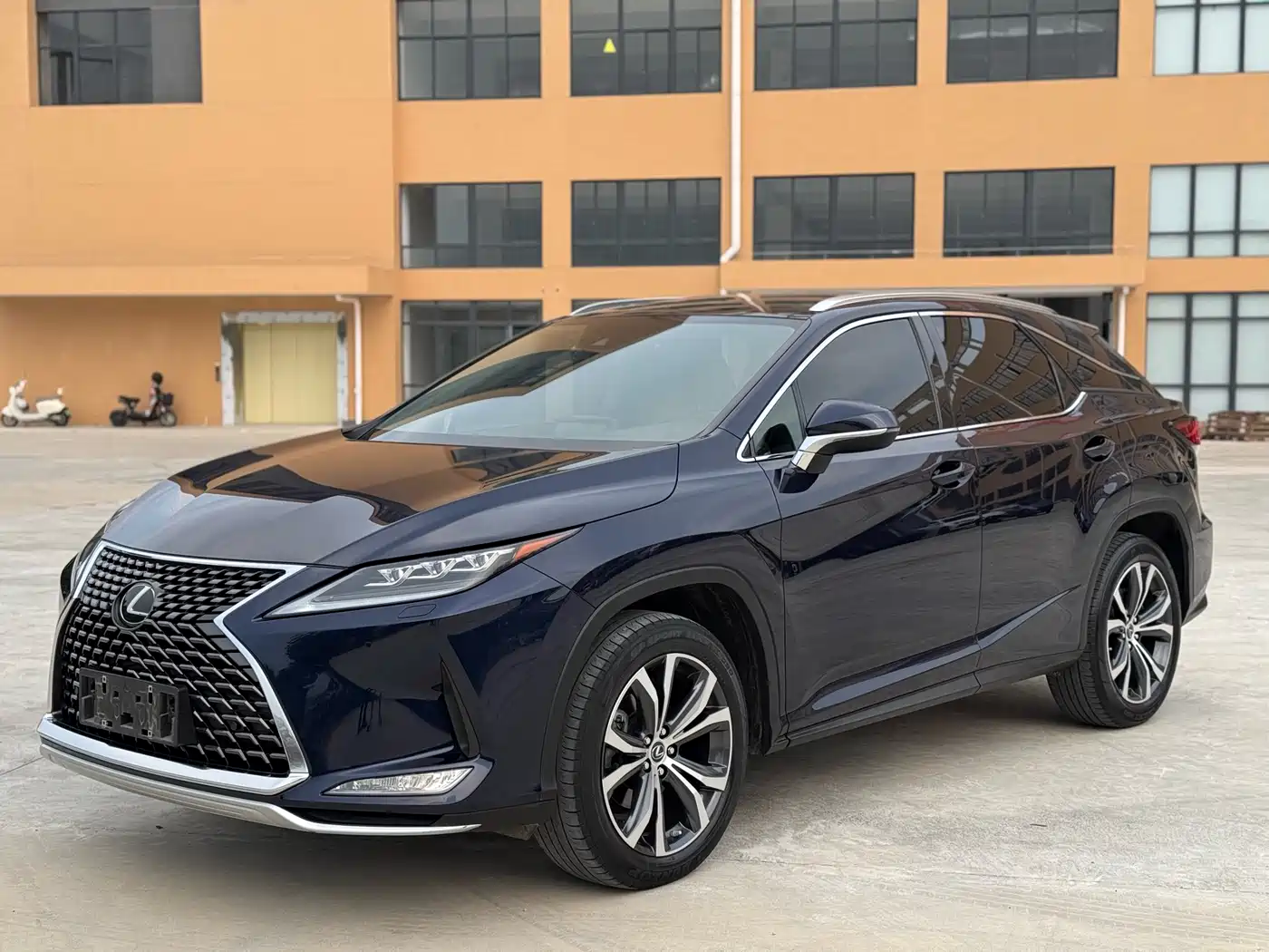 Lexus RX 2020 Facelift 300 AWD Elegance Edition фото 3