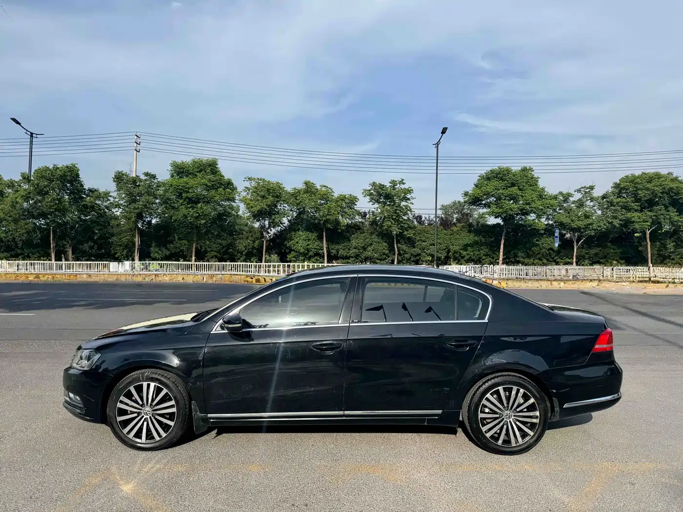 Volkswagen Magotan 2016 1.8TSI 25th Anniversary Edition фото 2