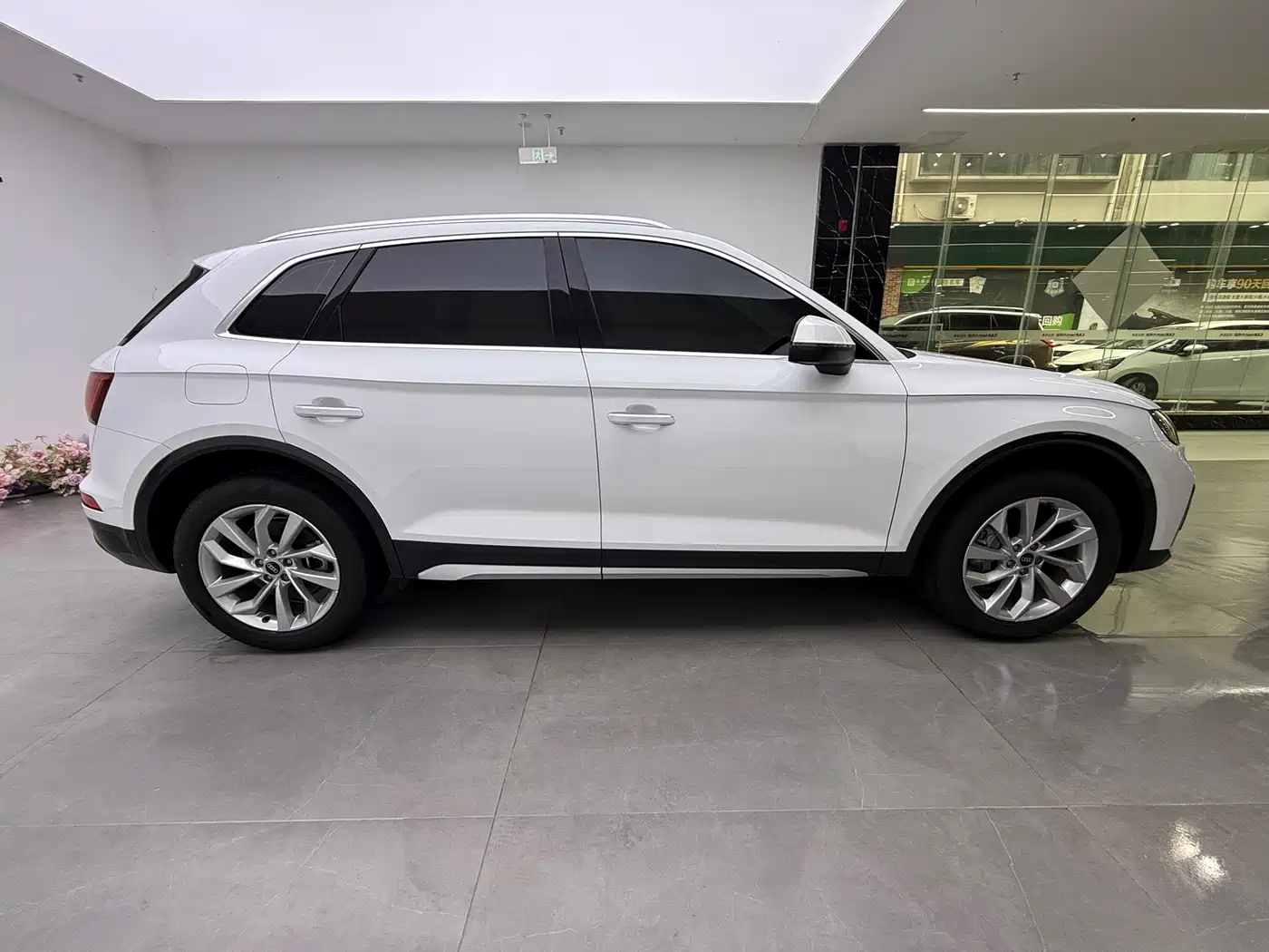 Audi Q5L 2023 40T Luxury Elegance фото 5