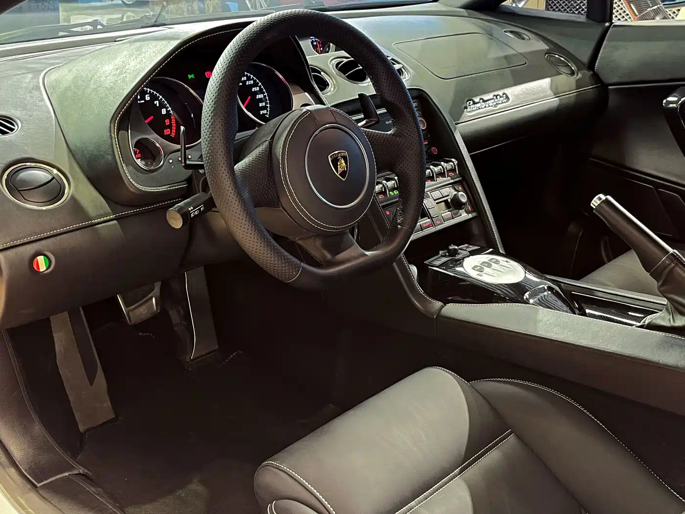 Lamborghini Gallardo 2011 2010 LP 550-2 Standard Edition