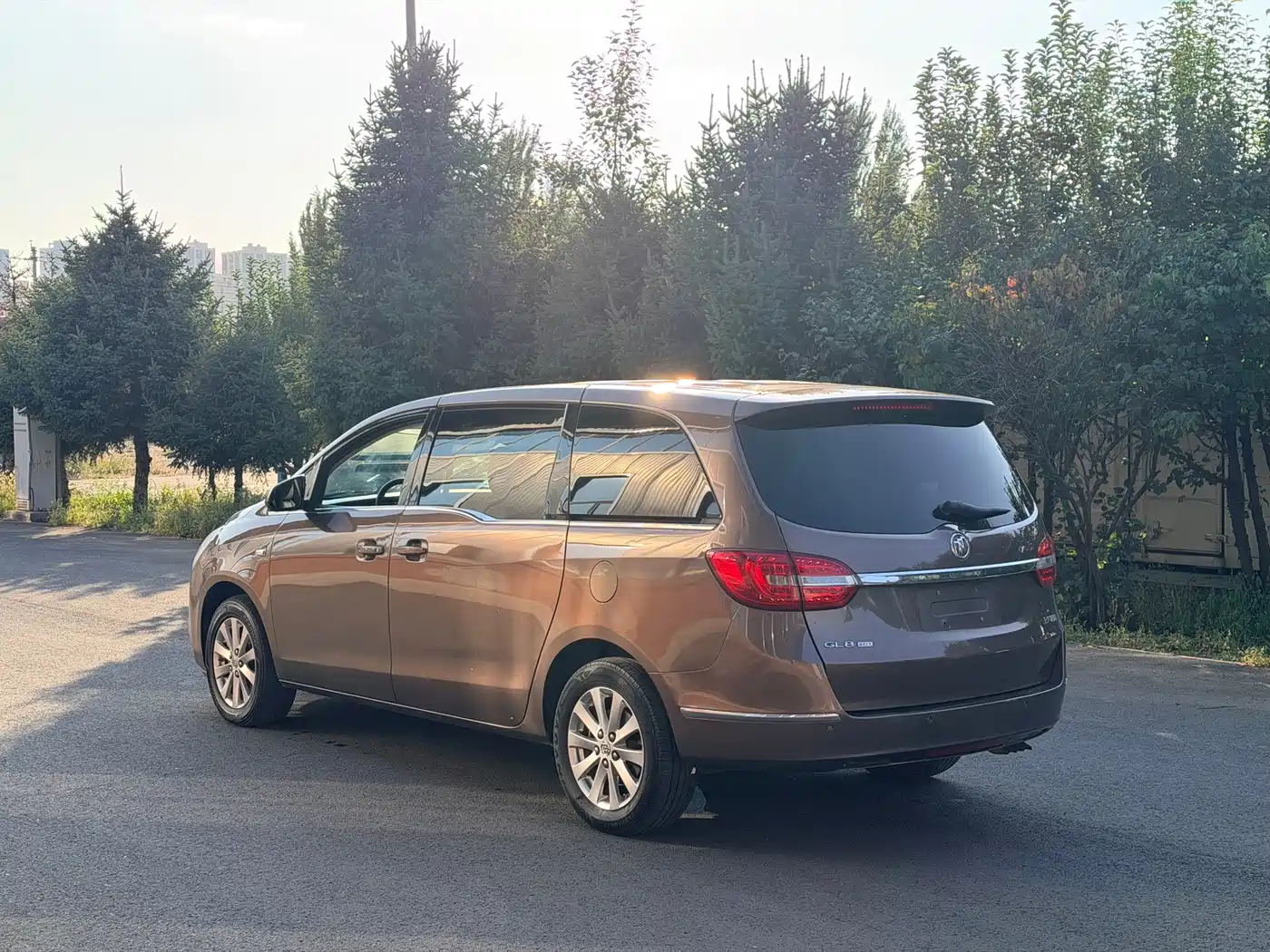 Photo 7 - Buick GL8