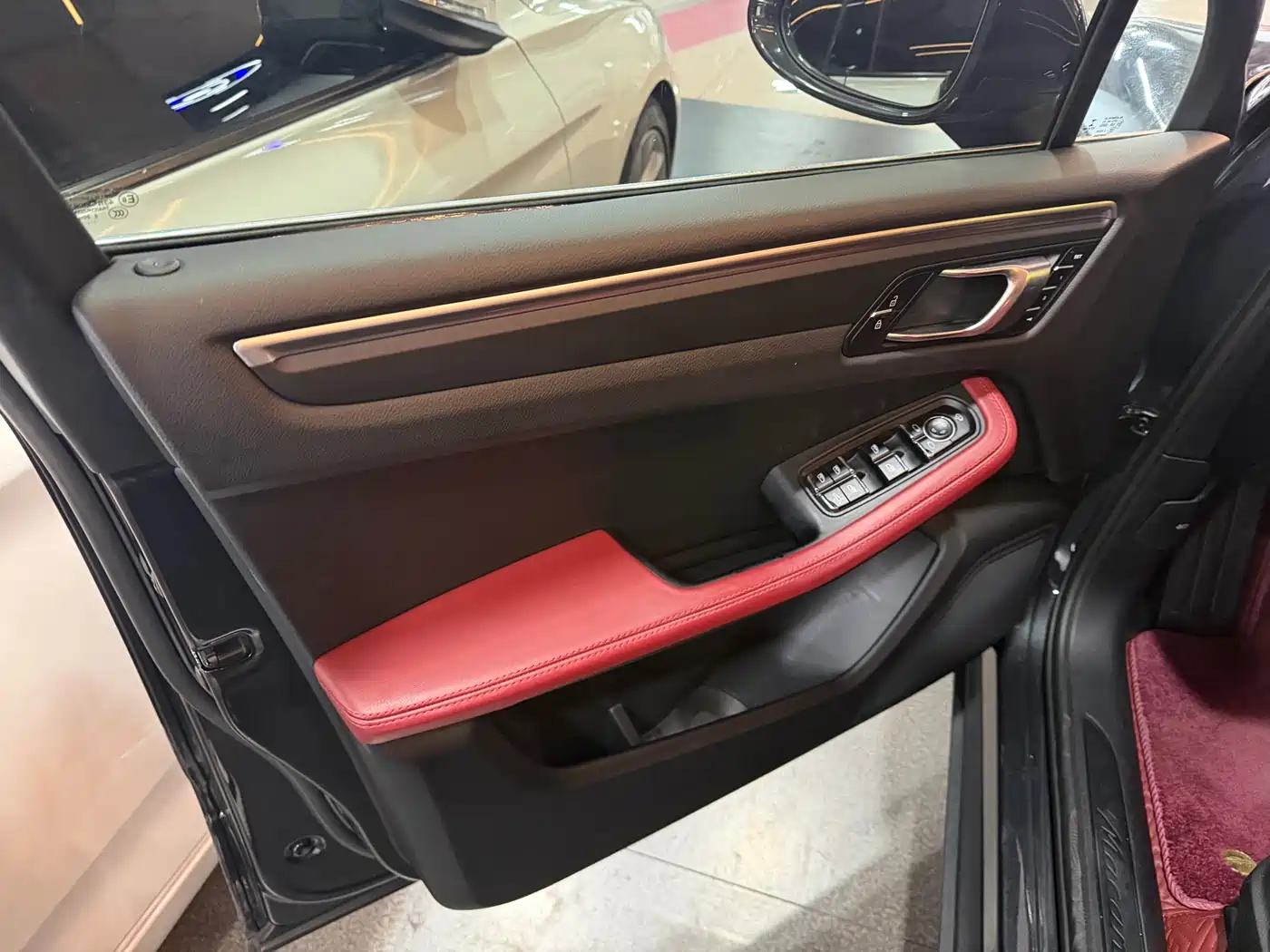 Porsche Macan 2018 Macan 2.0T фото 9