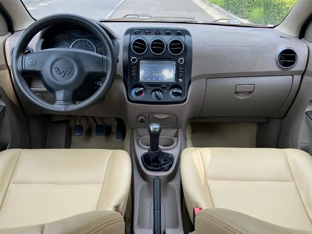 Wuling Motors Wuling Hongguang 2014 2014 1.5L Standard