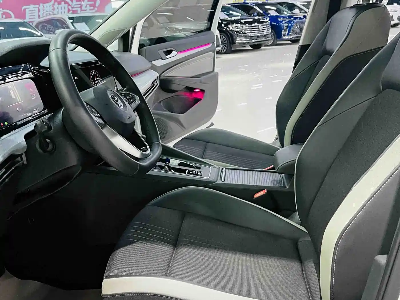 Volkswagen Golf 2023 Facelift 280TSI DSG Pro фото 5
