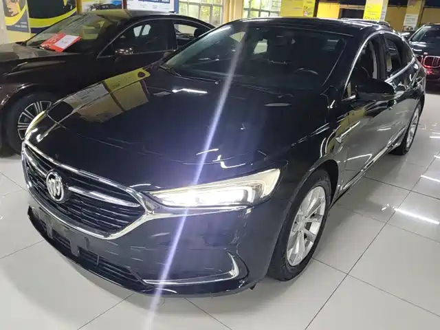 Buick LaCrosse 552T, Люкс