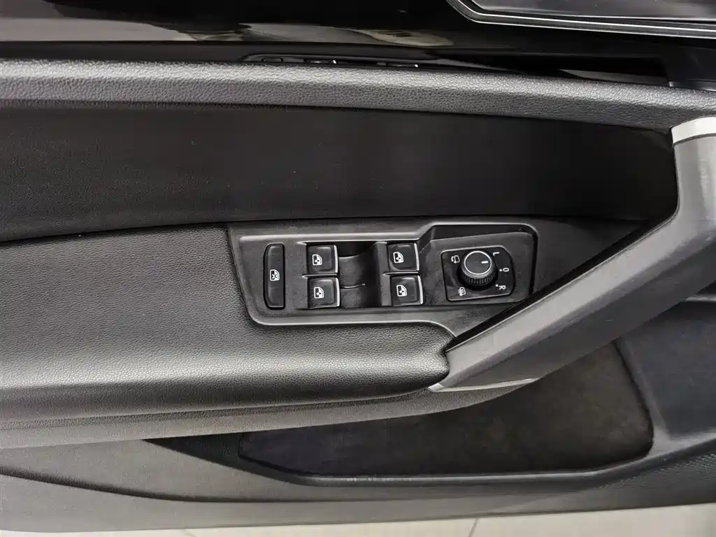Volkswagen Tayron 2019 Expedition 280TSI 2WD Luxury (China VI) фото 9