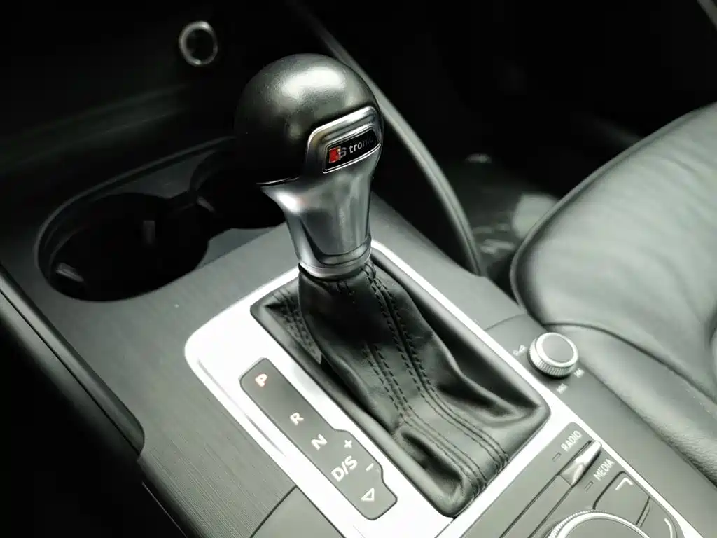 Audi A3 2016 Sportback 35 TFSI Style фото 13
