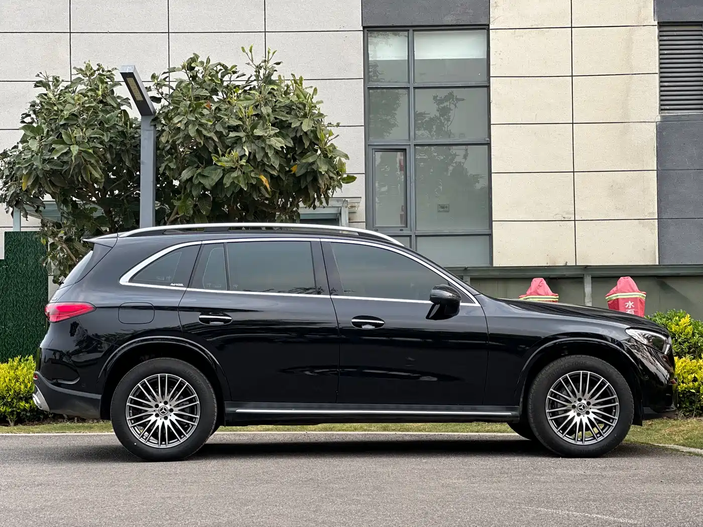 Mercedes-Benz GLC 2026 GLC 300 L 4MATIC Sport 5-Seater фото 7