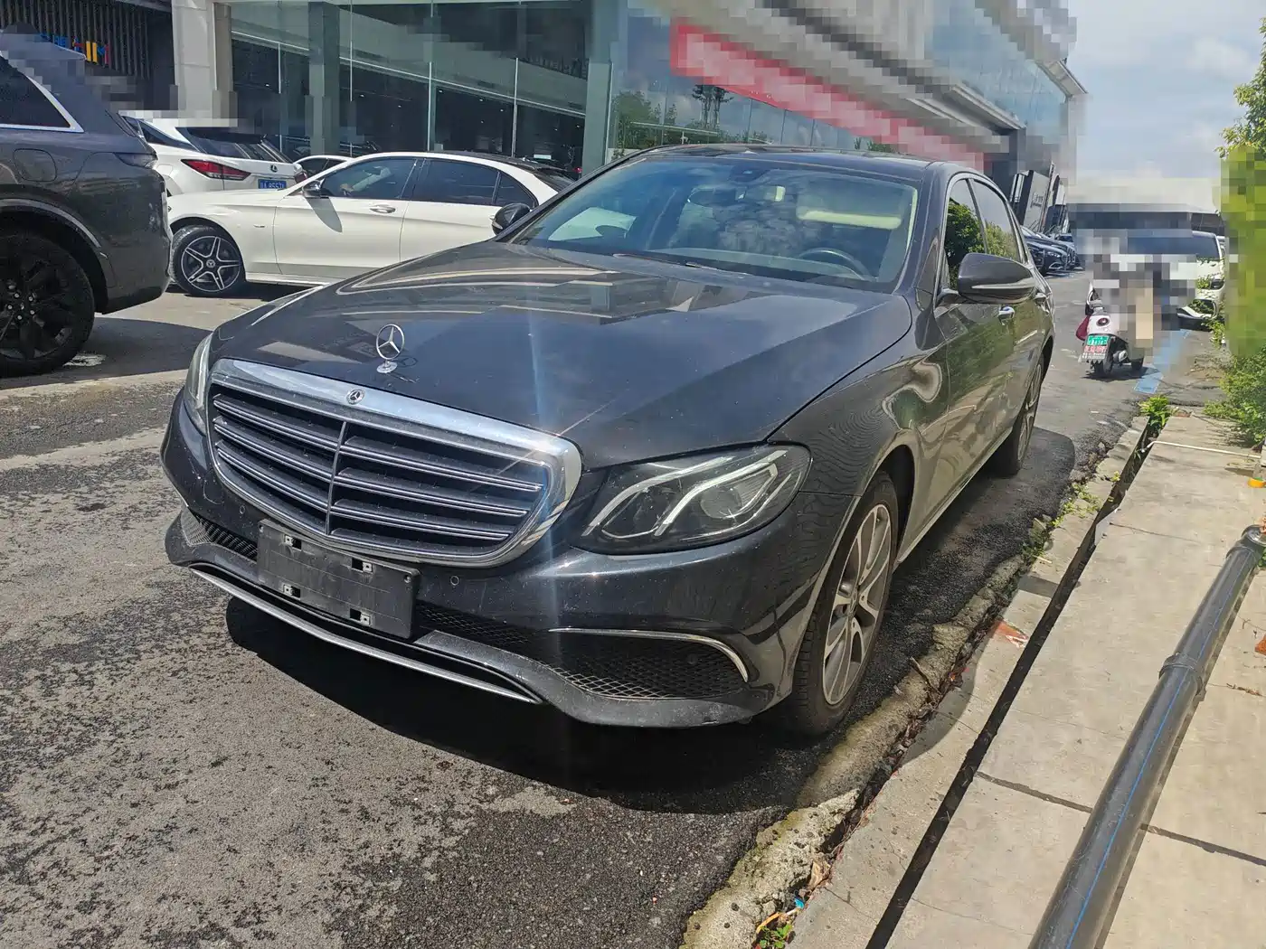 صورة 1 - Mercedes-Benz E-Class