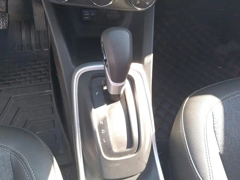 Photo 16 - Chevrolet Trax