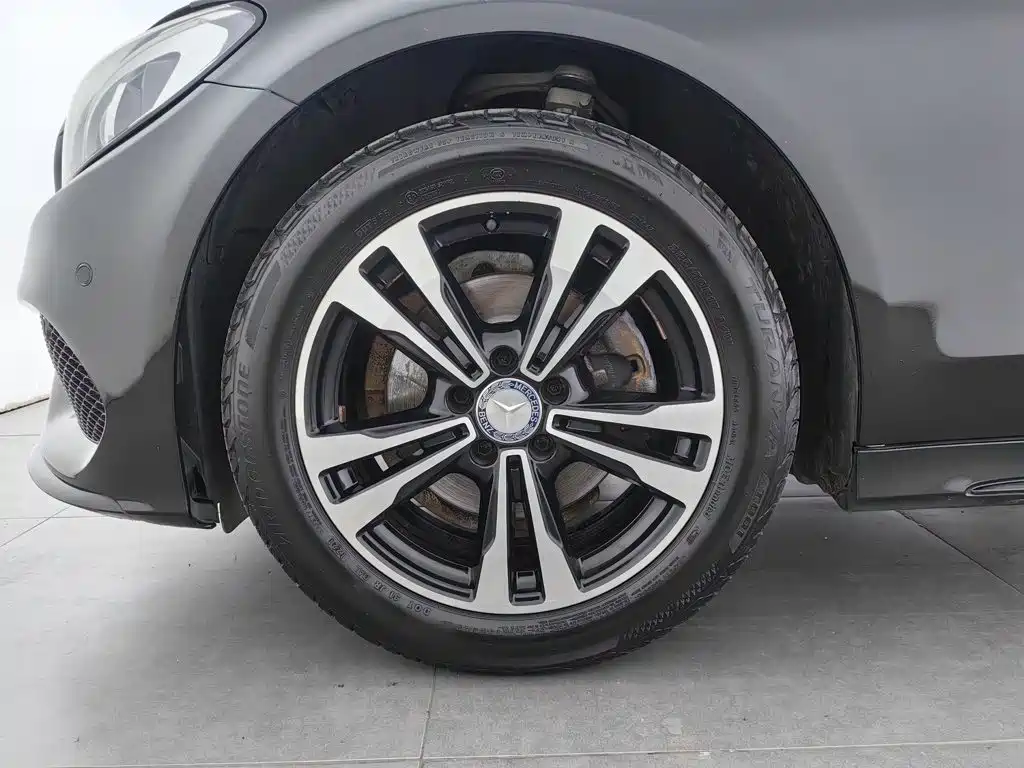 Фото 17 - Mercedes-Benz C-Class