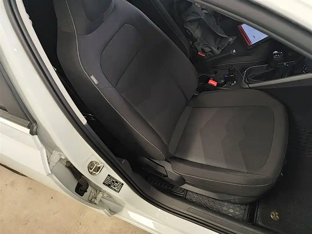 Volkswagen Polo 2023 Facelift Plus 1.5L Auto Joyful Living Edition фото 25