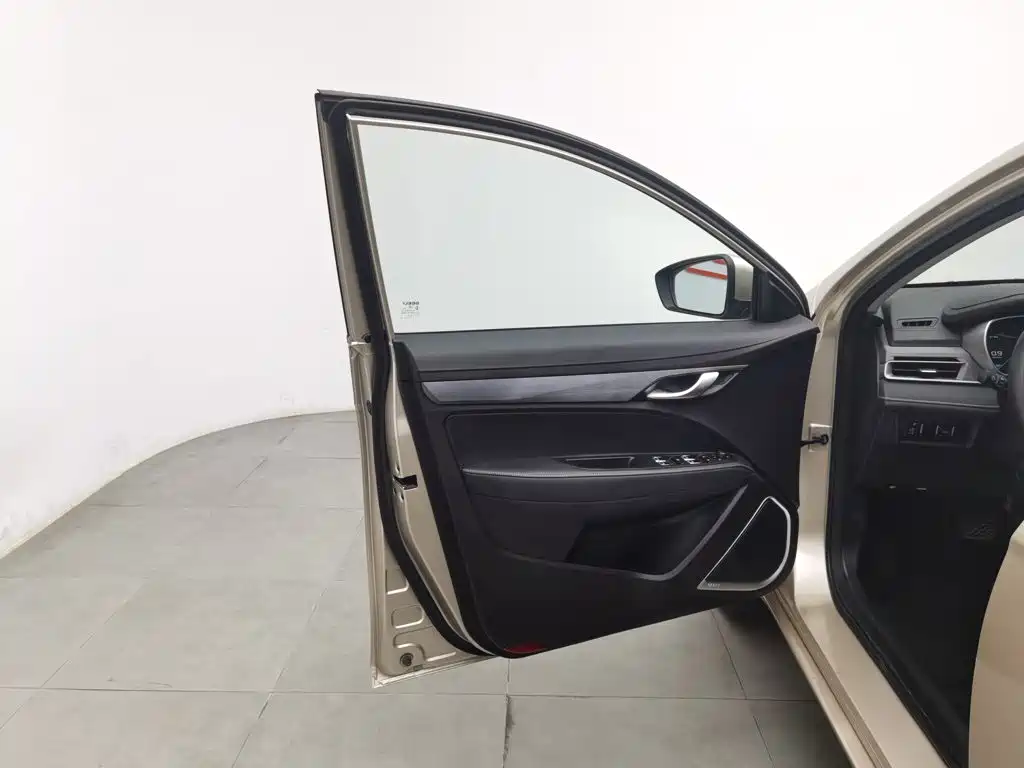 Фото 8 - Geely Emgrand