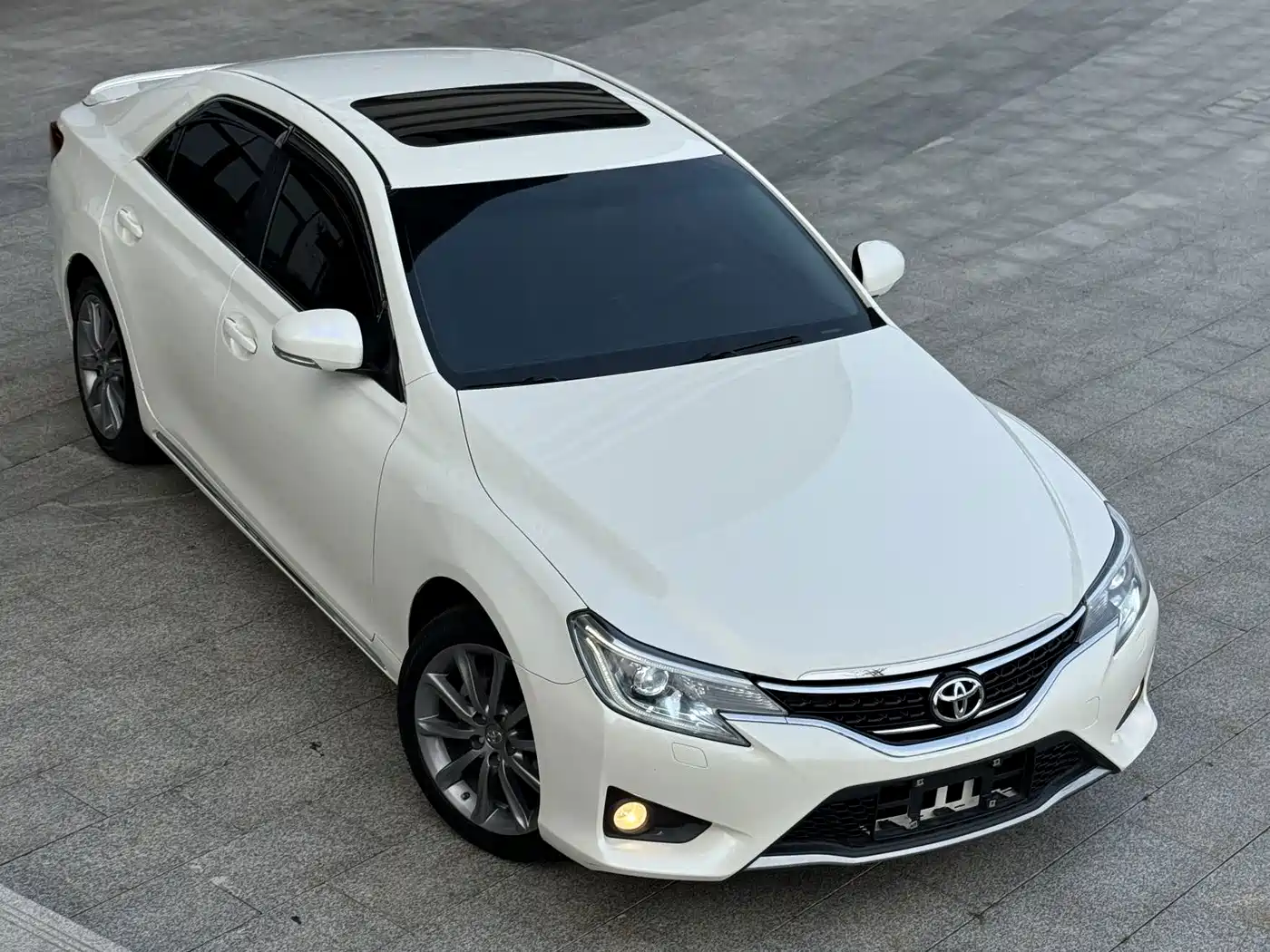 Toyota Reiz 2015 2013 2.5V Premium Edition