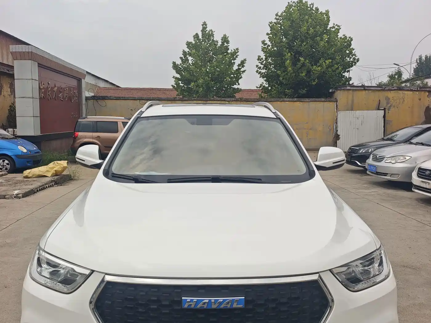Photo 2 - Haval H2