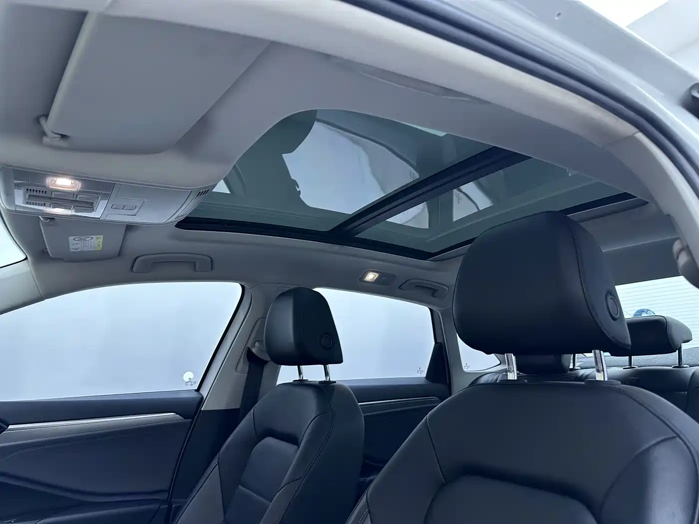 Volkswagen Sagitar, миниатюра 9