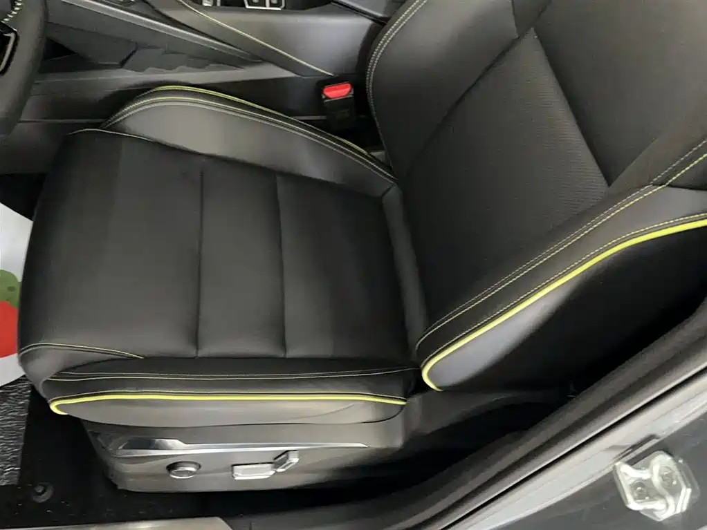 Lynk & Co 06 2023 Remix 1.5T Power Halo фото 20