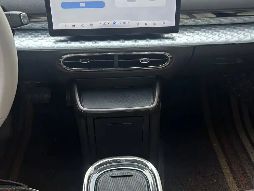 JAC Yiwei Yiwei 3 2024 2023 405km Lite