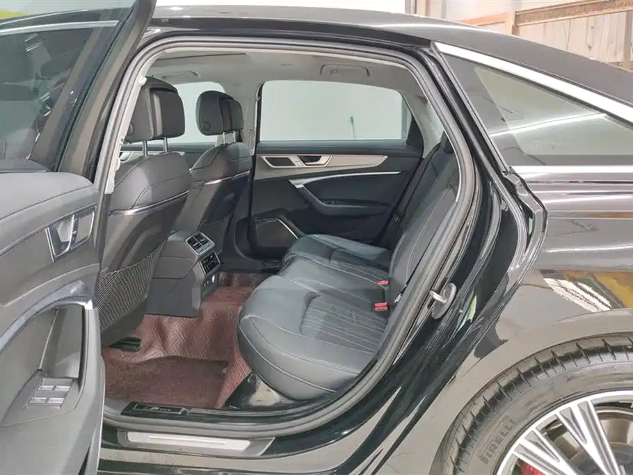 Audi A6L 2024 45 TFSI Premium Elegance фото 11