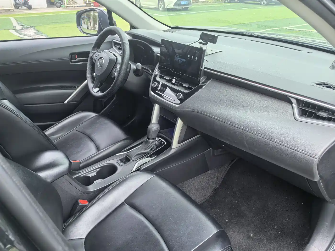 Toyota Corolla Cross 2024 2.0L Smart Hybrid Dual Engine Pioneer Edition фото 12