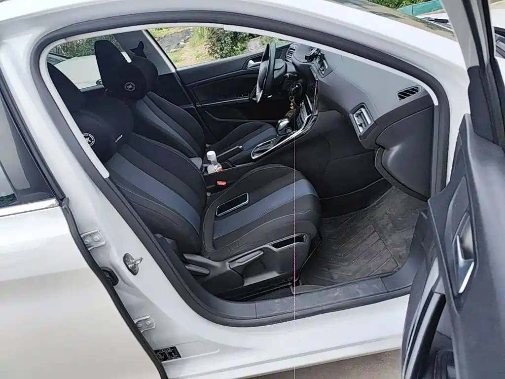 Фото 25 - Peugeot 308