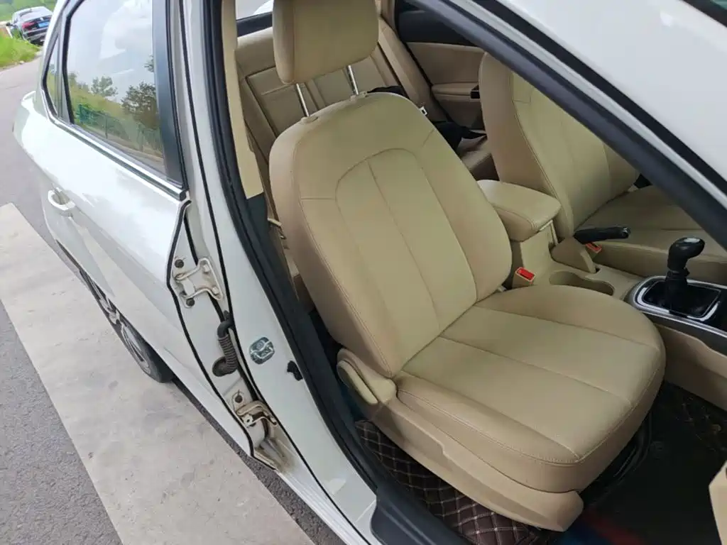 Changan Eado 2015 2015 1.6L Manual Luxury China V
