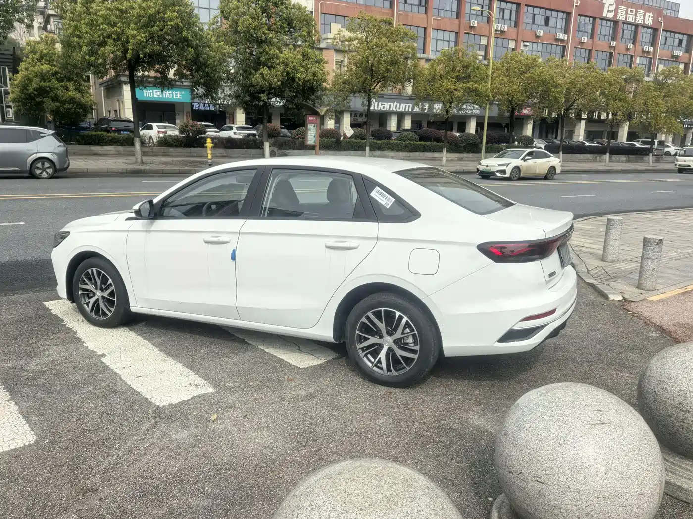 GEELY AUTOMOBILE EMGRAND