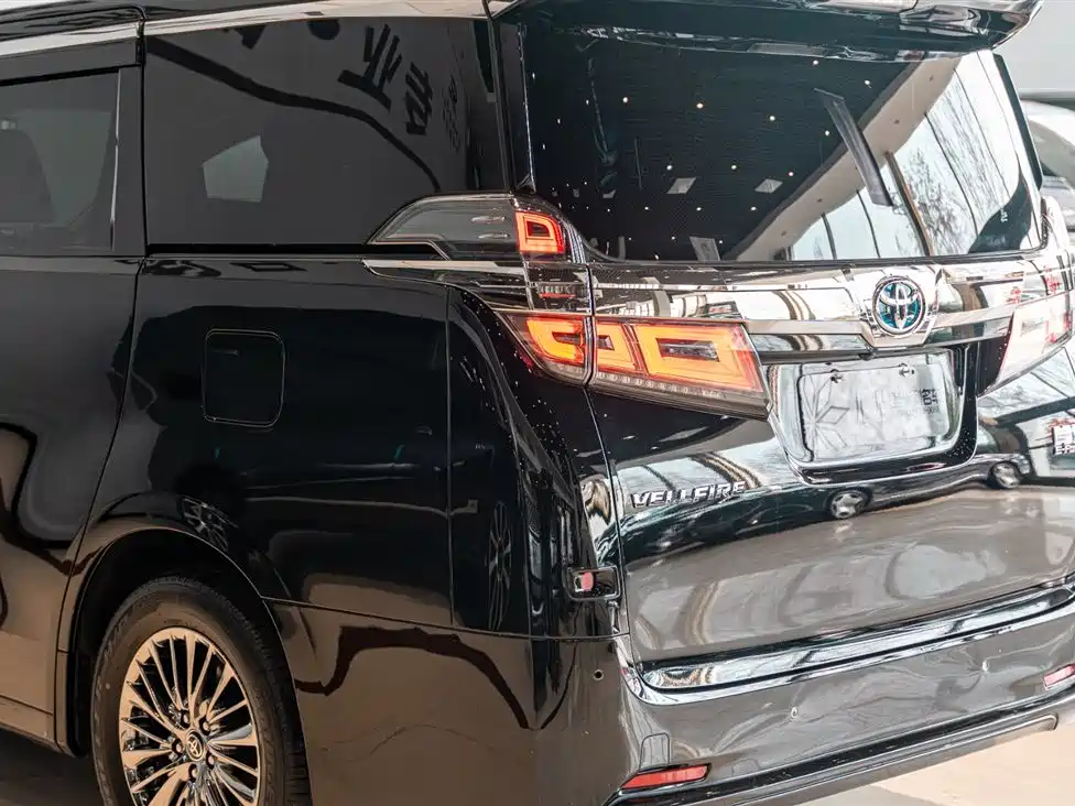 Toyota Vellfire 2020 Twin Engine 2.5L HV Luxury Edition фото 17