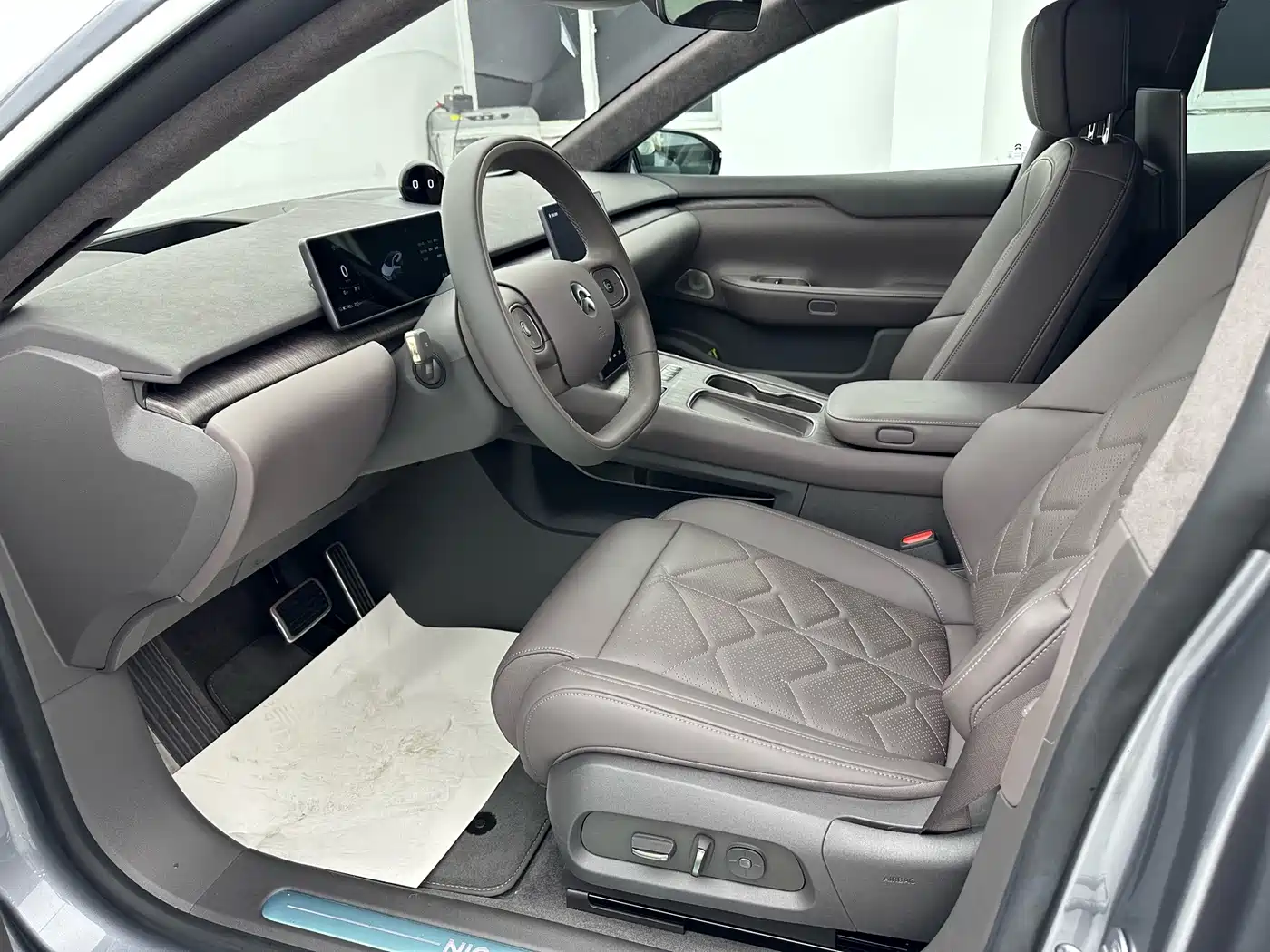 2025 NIO ET7