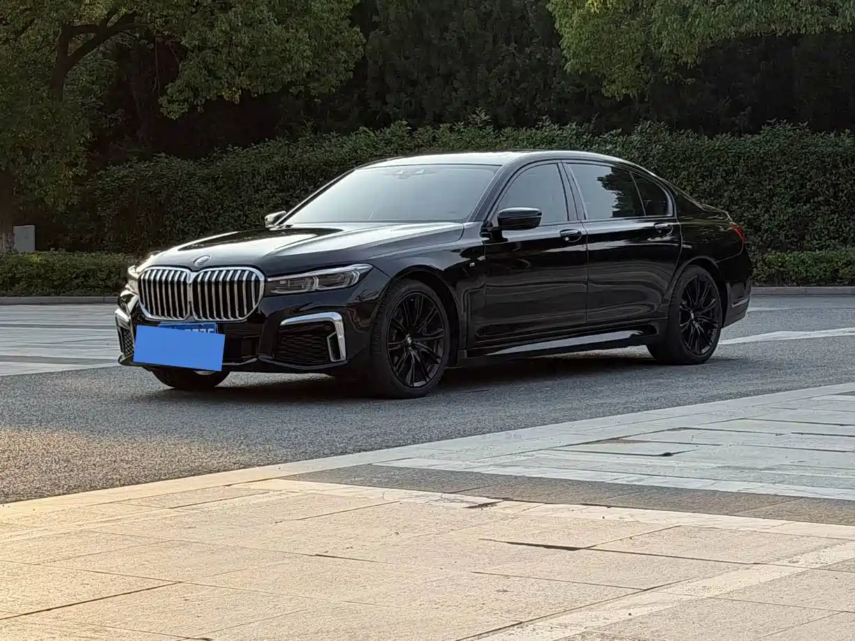 Фото 1 - BMW 7 Series