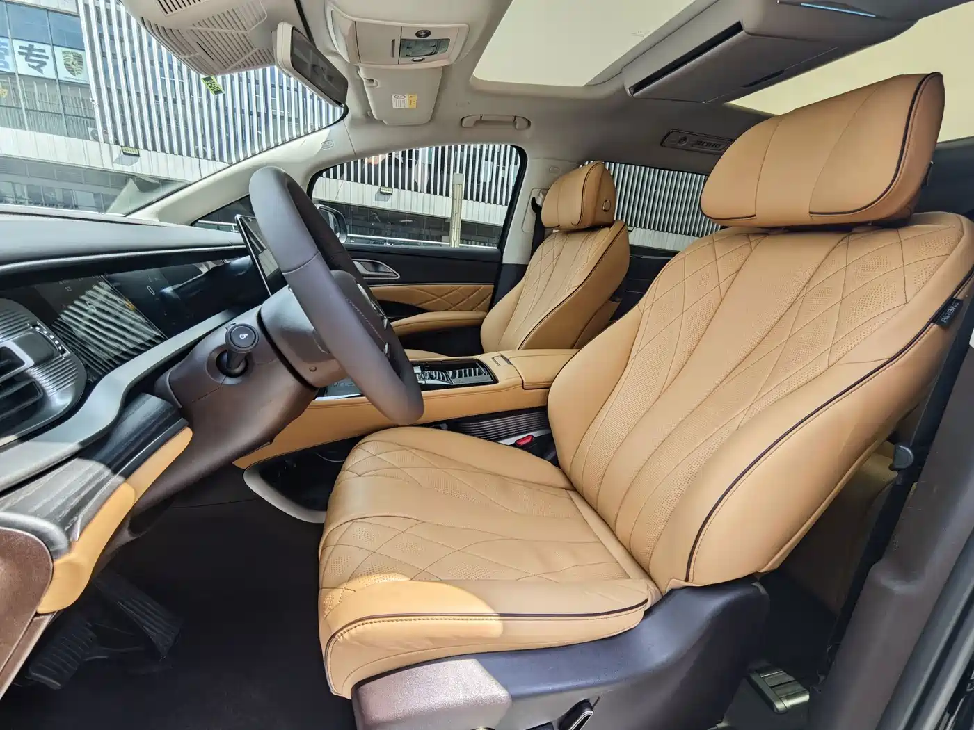Denza D9 2025 2024 DM-i 980 AWD Prestige