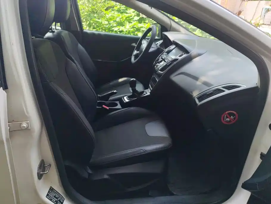 Фото 8 - Ford Focus