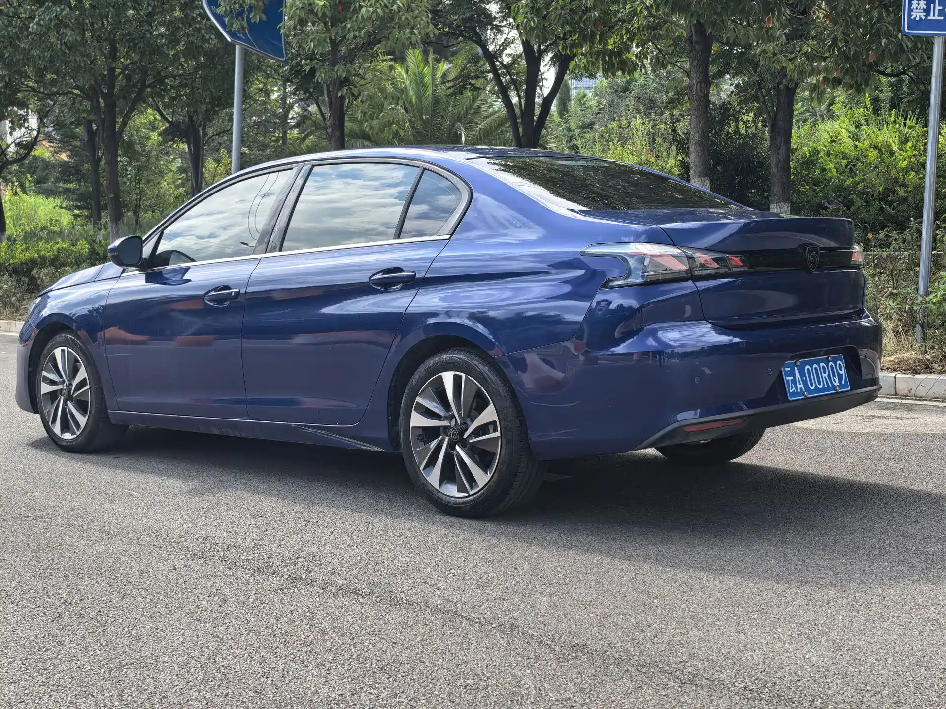 Photo 4 - Peugeot 408